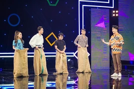 2 tay đua Thanh Vàng và Hạo Nhiên cho Bích Ly cùng với Nguyễn Huy hít...khói