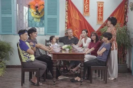 2 cặp bất đắc dĩ phải bắt cặp với nhau để thi múa lân giật tiền
