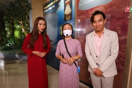Quỳnh Châu và Huỳnh Quý lần đầu tham quan bảo tàng Bà Rịa – Vũng Tàu