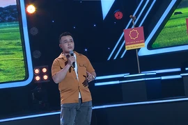 Quyền Linh xin tiền cho thí sinh ngay trên sóng truyền hình 