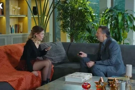 Halit bất ngờ đột quỵ sau khi hay tin bạn gái mới lừa dối mình?