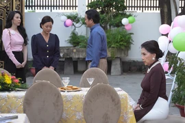 Lệ Bình lấy lại trí nhớ, Thu Cúc đột ngột xuất hiện tại tiệc mừng thọ bà Minh 