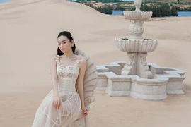 Á hậu Tường San - bà mẹ một con khoe dáng xinh đẹp