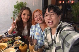 Người đẹp Lê Hoàng Phương mời Phát La và Chen Ru Lu đi ăn nhà hàng