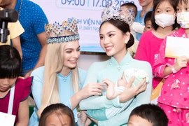 Buổi từ thiện đầu tiên của Hoa hậu Mai Phương sau đêm đấu giá 