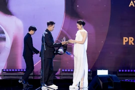 Hoa hậu Tiểu Vy vinh dự đoạt giải Pretty Lady tại Đẹp Awards 2023 