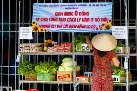 Ấm lòng 'Gian hàng 0 đồng' trong khu cách ly