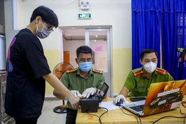 Người tạm trú ở TP.HCM vui khi làm CCCD sau nới lỏng giãn cách
