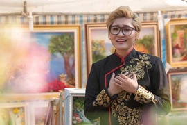 Vicky Nhung “lột xác” trong MV Tết