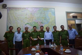 Khen thưởng công an phá băng lừa qua điện thoại 
