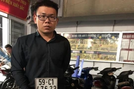 Nhận dư 1 thẻ giữ xe, quản lý trộm mô tô của khách