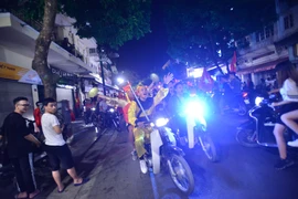 Thầy trò Đường Tăng đi 'bão' đại náo phố đi bộ Hà Nội