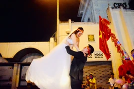 Những hình ảnh cực ngọt ngào trong đêm bão Việt Nam vô địch