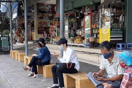'Ra nơi công cộng phải đeo khẩu trang, vì mình, vì mọi người'
