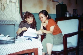 Nữ đạo diễn thầm lặng đứng sau bộ phim 'Cây táo nở hoa'