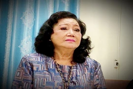 NSND Kim Cương nghẹn ngào nhớ về đứa trẻ ngồi dưới bàn thờ đợi mẹ về