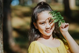 Nhan sắc đời thường khả ái của nữ sinh Việt Nam đăng quang Miss Eco Teen