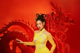 Hoa hậu Khánh Vân đẹp huyền bí, ma mị trong bộ ảnh xuân