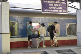 ‘Chỉ về nhà mới là Tết’