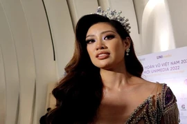 Hoa hậu Khánh Vân bật khóc: ‘Nếu thương tôi xin đừng tổn thương người khác’