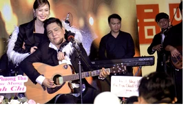 Đức Thịnh - Thanh Thuý kỉ niệm 14 năm ngày cưới: 'Cua đổ' nhờ bài hát ‘Nụ hồng’