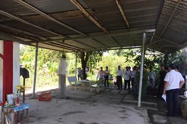 Thi thể người đàn ông treo cổ trong ngôi miếu