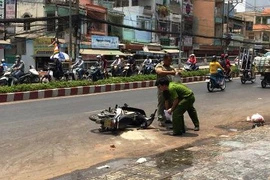 Clip: Hai cô gái bị tạt acid giữa đường phố Sài Gòn