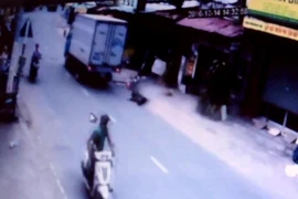 Tài xế gây tai nạn chết người rồi lái xe bỏ chạy