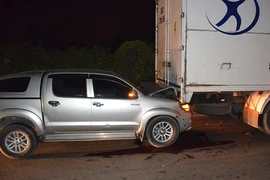 Xe tải đâm cột đèn trong tai nạn liên hoàn trên quốc lộ