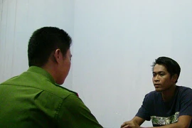 Chồng đâm chết vợ trước mặt 2 con trai gào thét kêu cứu