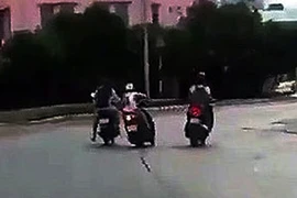 Người phụ nữ bị đạp ngã, đánh hội đồng cướp xe giữa đêm