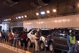 5 xe tông liên hoàn trong đường hầm sông Sài Gòn