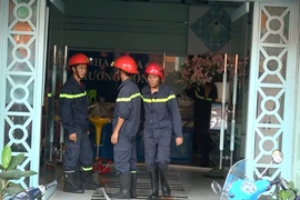Cháy lớn hàng chục người tháo chạy khỏi phòng khám răng