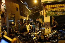 1 thanh niên bị bắn gục trước nhà ở quận Tân Phú