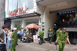 Bị thang máy kẹp, nam thanh niên nguy kịch
