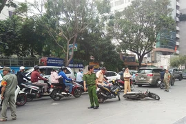 Hai xe tông nhau, cô gái trẻ gần đứt lìa bàn chân