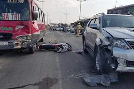 Tông liên hoàn ở Bình Chánh, 2 cha con thương vong