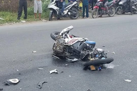 Xe máy tông xe tải, 2 vợ chồng trẻ tử vong thương tâm