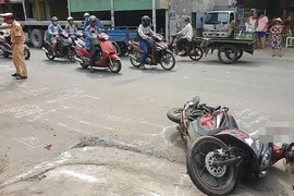 Người đàn ông tử nạn do va chạm với xe container ở quận 12