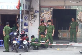 Cầm nón bảo hiểm chọi đối thủ ở tiệm game bắn cá, bị đâm chết