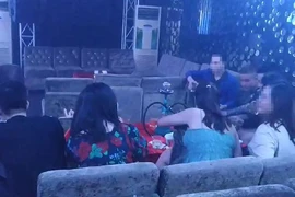 Hùn tiền mua ma túy vào bar 369 ở quận 7 để chơi chung