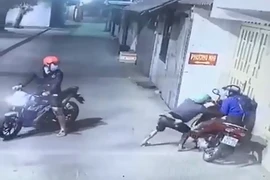 Dùng bình xịt hơi cay cướp xe bất thành ở quận 12