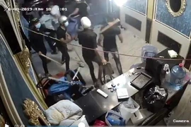 Hợp đồng phá nhà 500 triệu: Bắt Lâm ‘sát thủ’, Trúc ‘nẫu’