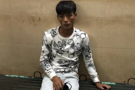Cướp giật điện thoại chạy vào hẻm bị công an tóm gọn