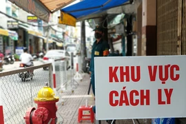Quận Tân Phú: Phong tỏa, cách ly nhiều ngôi nhà trong đêm