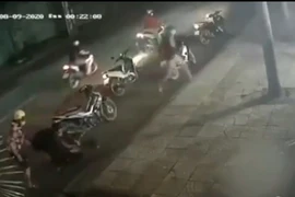 Nhóm giang hồ đập phá quán nhậu, chém nhân viên ở Gò Vấp