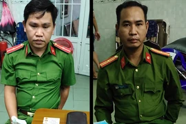 2 công an dỏm vào nhà dân đọc lệnh bắt người bị khởi tố 