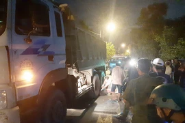 Thanh niên tránh ổ gà bị xe ben cán tử vong ở Bình Chánh
