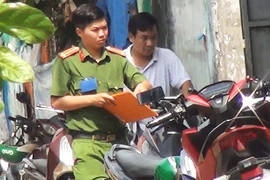 Truy bắt 2 thanh niên truy sát đến tận phòng trọ ở Bình Tân