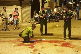 Giang hồ vào quán nhậu chém gần lìa tay khách ở quận 12